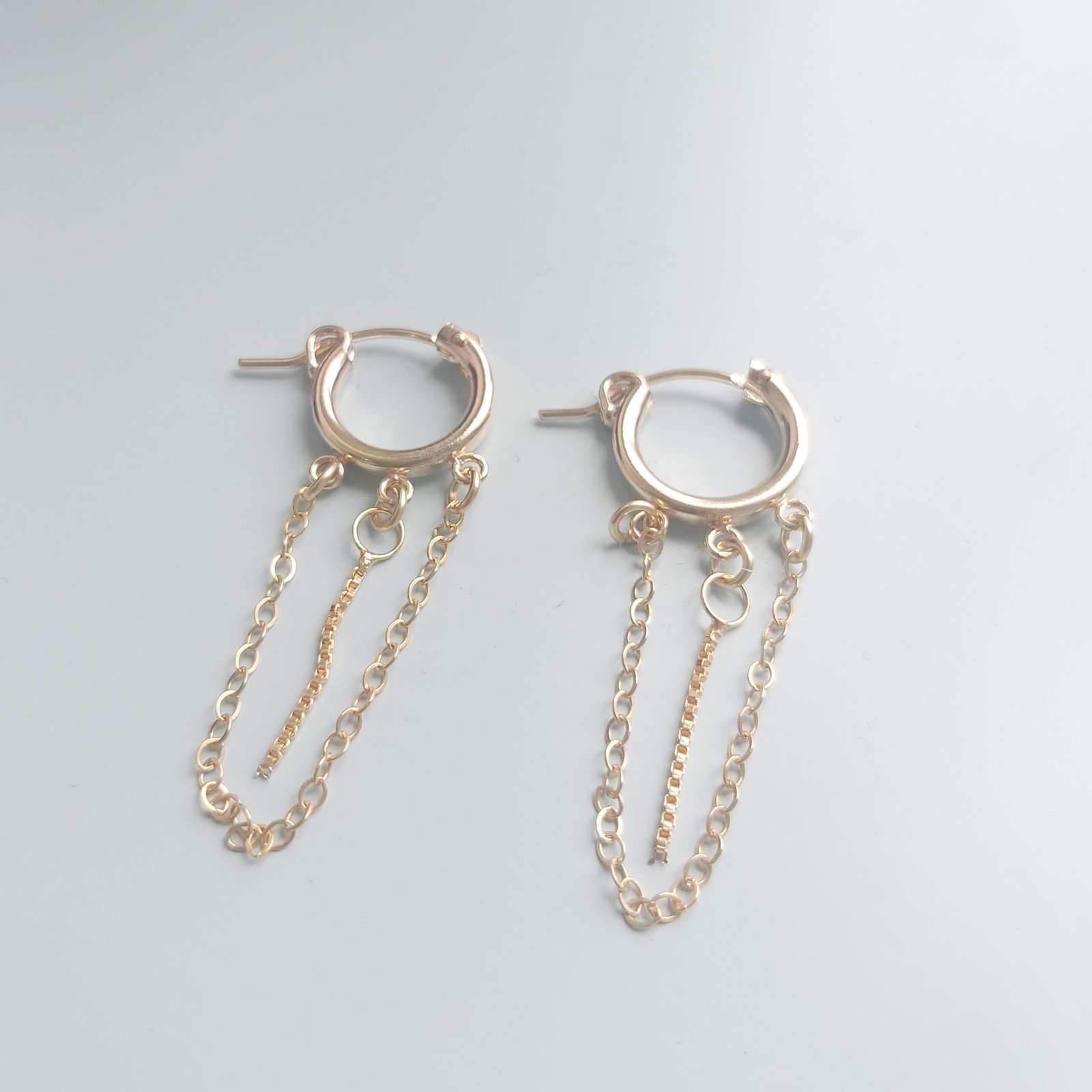 DAINTYCHAINEARRINGS.jpg